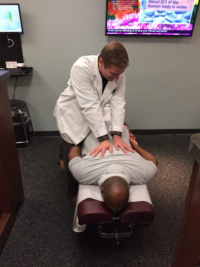 chiropractic-adjustments-in-chicago-illinois-advanced-spine-sports-care-lakeview