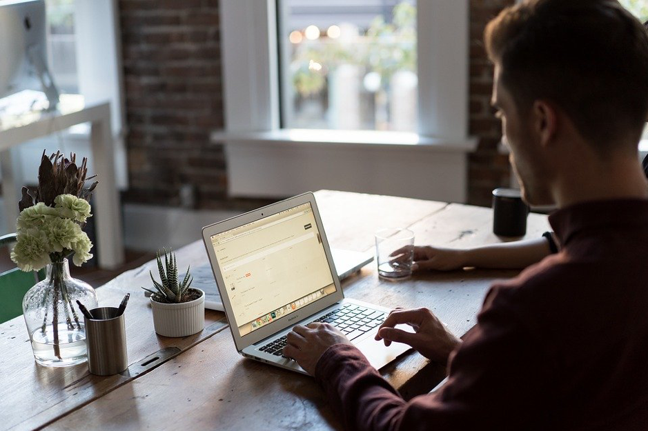 Top Reasons Regular Chiropractic Treatments are Important If You Work from a Sitting Position